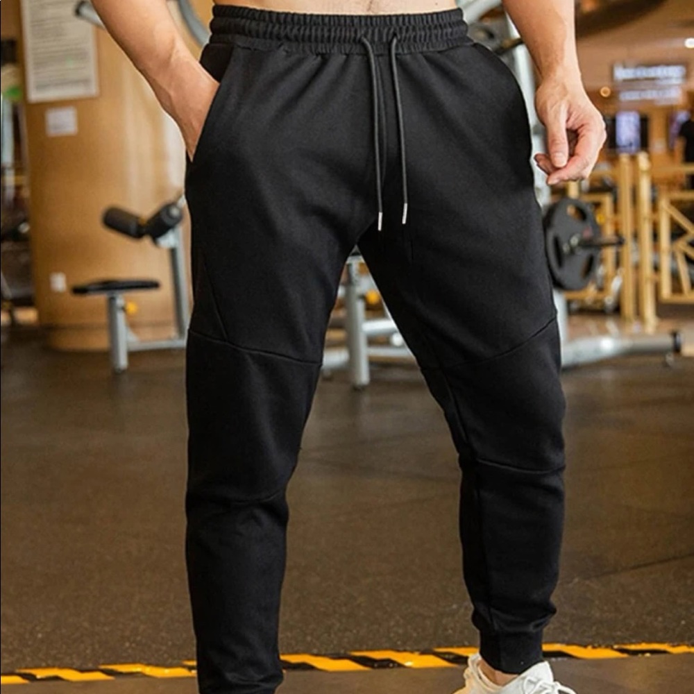 NEW Black Sweatpants (Small)